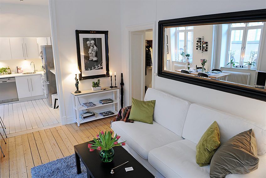 Maximize Space with Large Mirrors